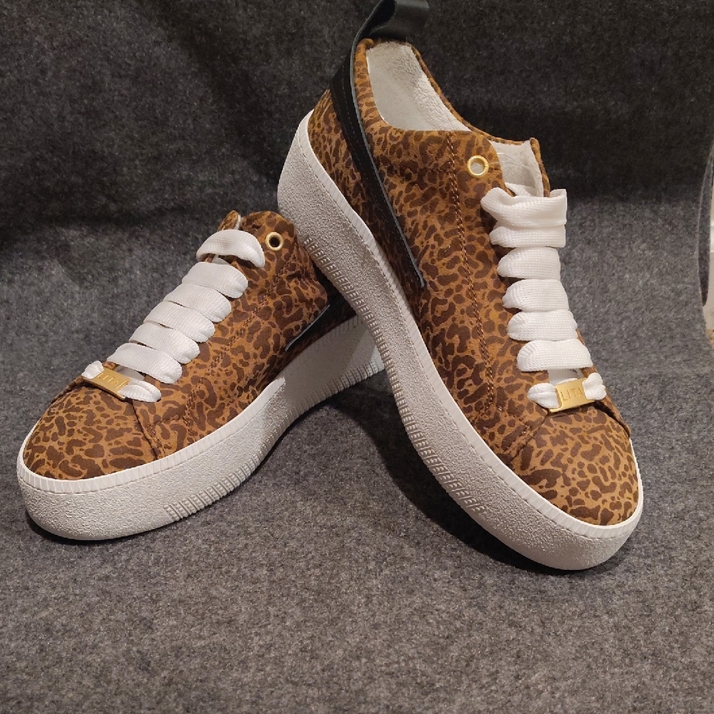 Leopard Pattern Women's Sneakers